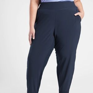 Brooklyn Jogger

18 | Navy